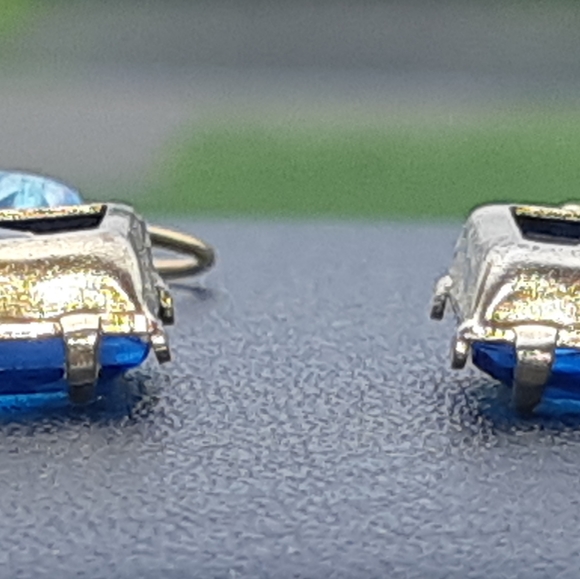 Vintage Upscaled Lever-back Earrings - Picture 5 of 5